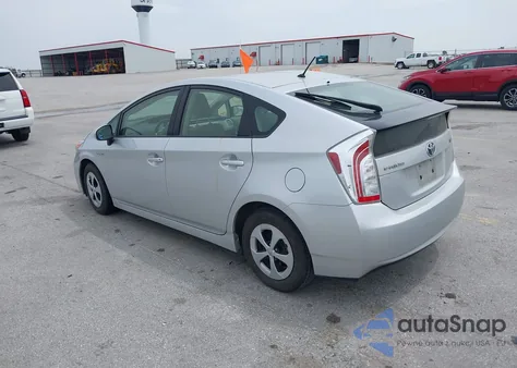 2013 Toyota Prius z USA, uszkodzony, nr VIN JTDKN3DU2D5608507